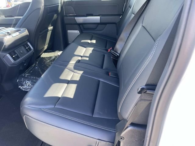 New 2026 Oxford White Ford XLT image 7