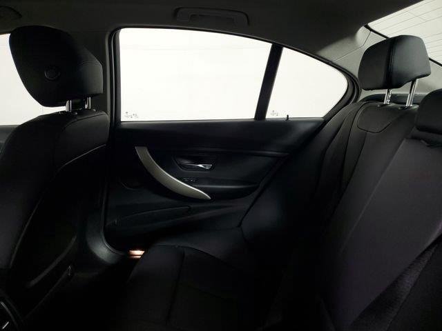 Used 2018 Jet Black BMW 320i xDrive image 11
