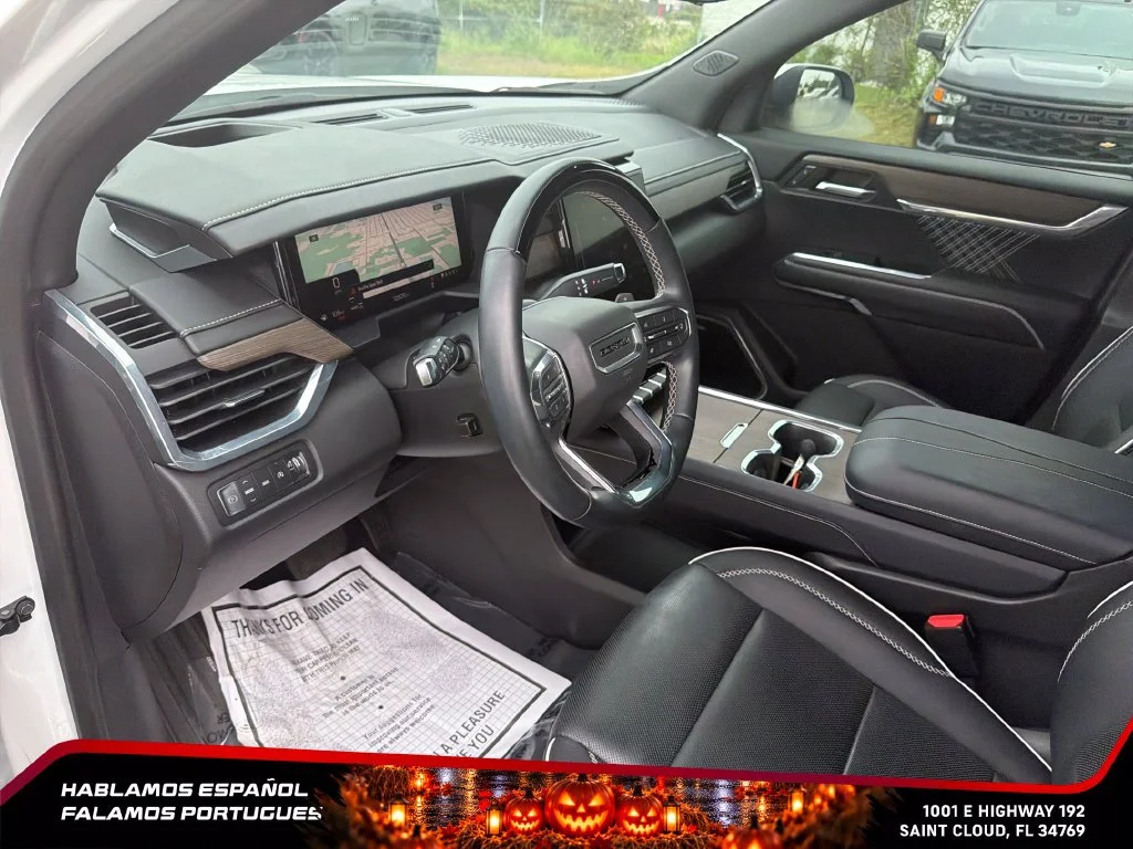 Used 2024 White Frost Tricoat GMC Denali image 14