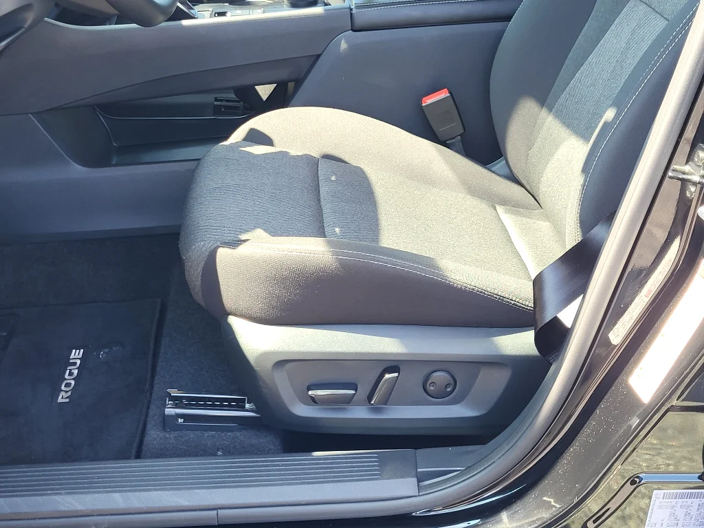 Used 2026 Super Black Nissan SV image 20