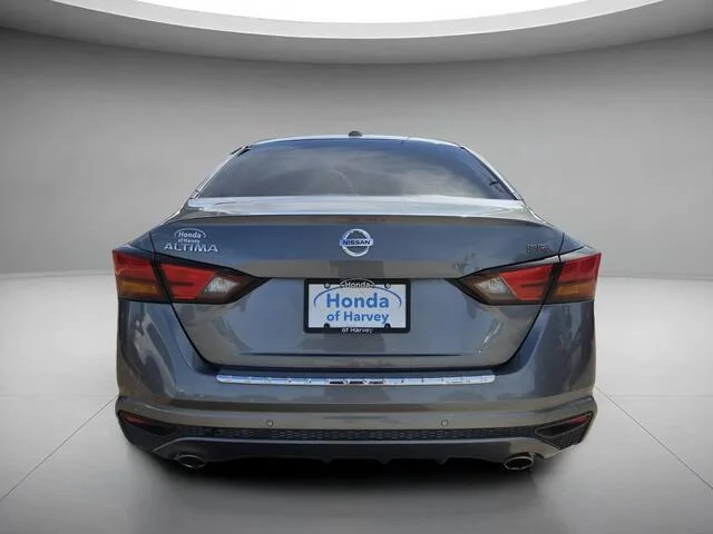 Used 2021 Gun Metallic Nissan 2.5 SR image 4