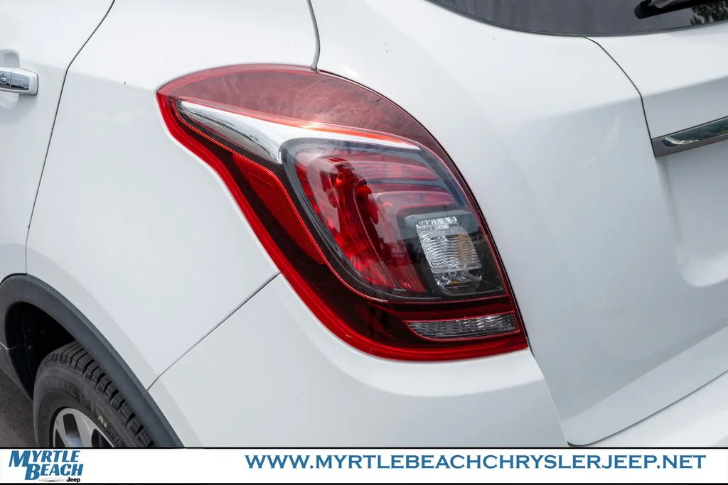 Used 2021 Summit White Buick Preferred image 11