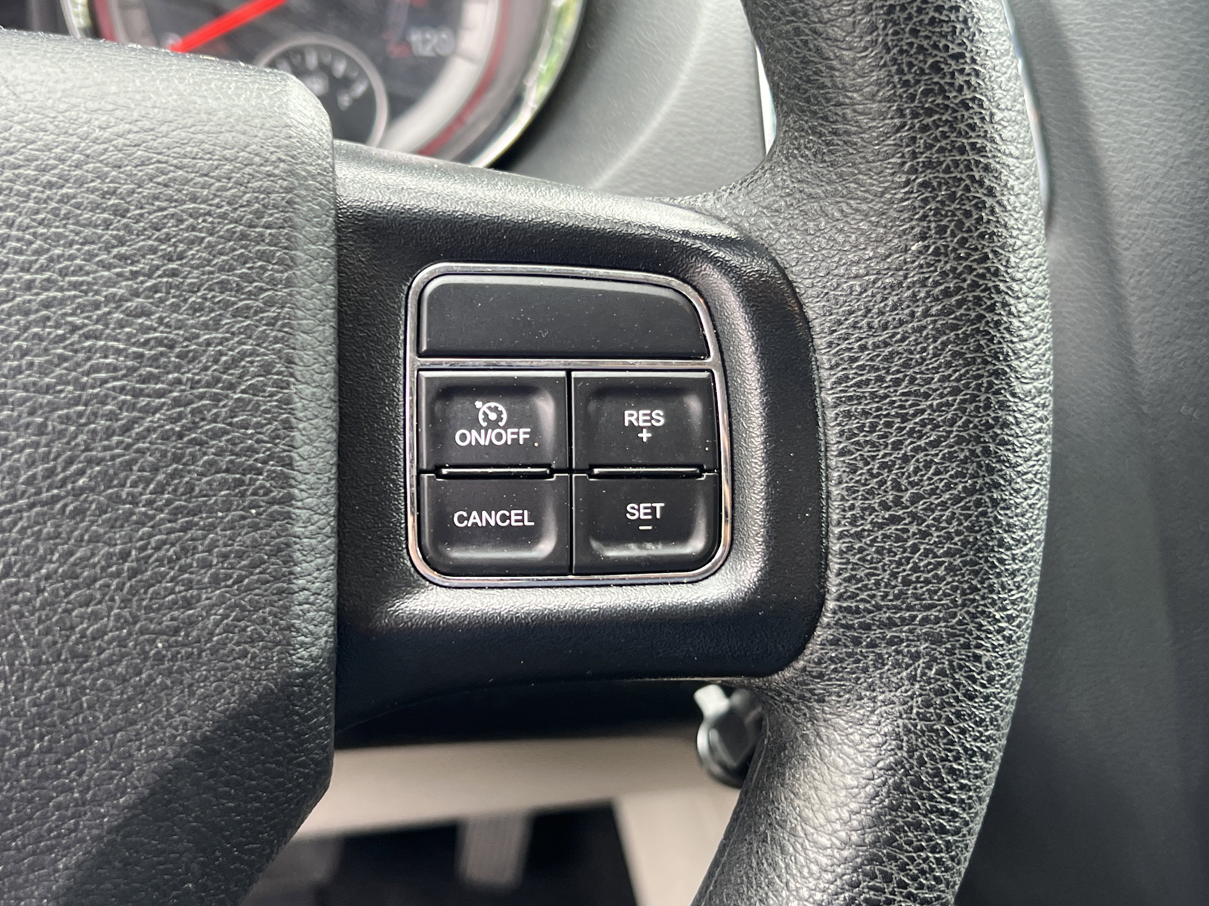 Used 2019 Black Onyx Crystal Pearlcoat Dodge SE image 24