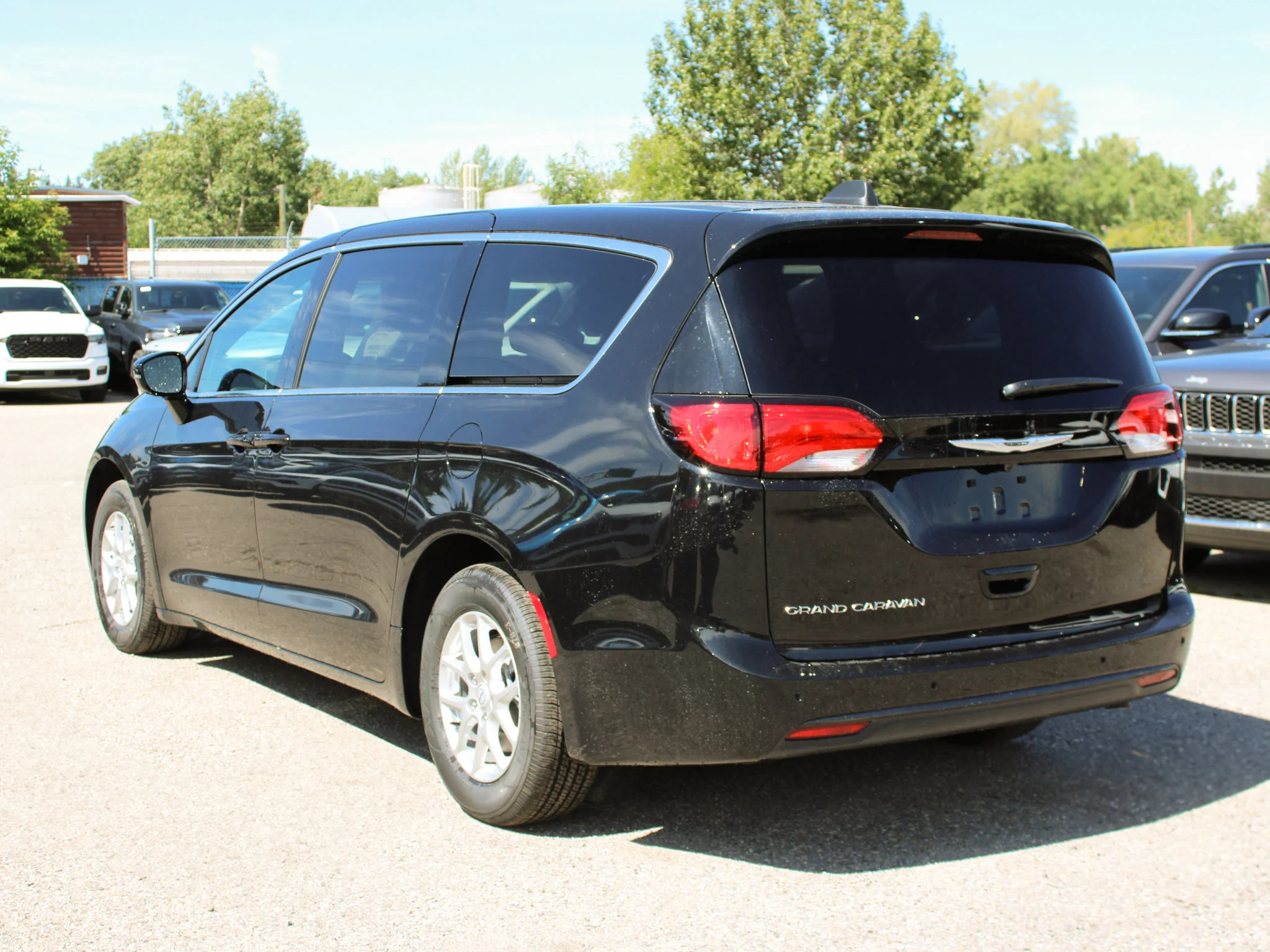 Used 2025 Black Chrysler SXT*, Heated Leather, Remote Start, Lane Departure Warning image 3