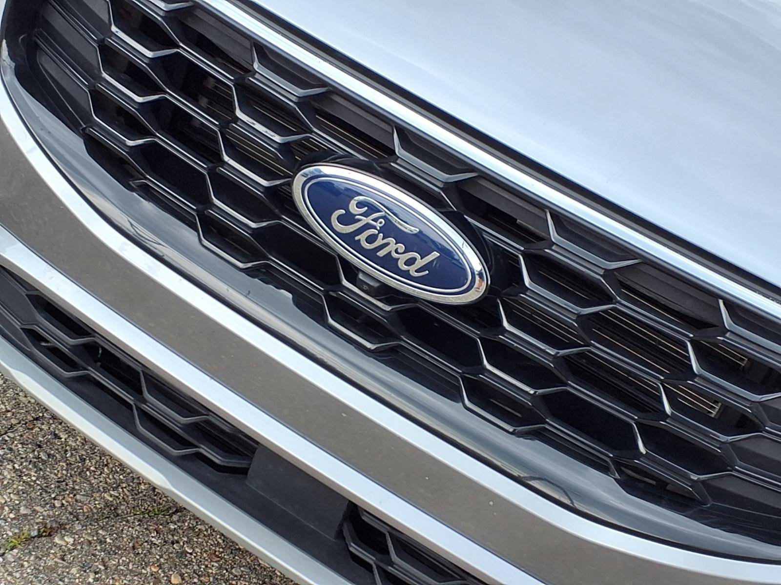 Used 2023 Iconic Silver Metallic Ford ST-Line Select image 27