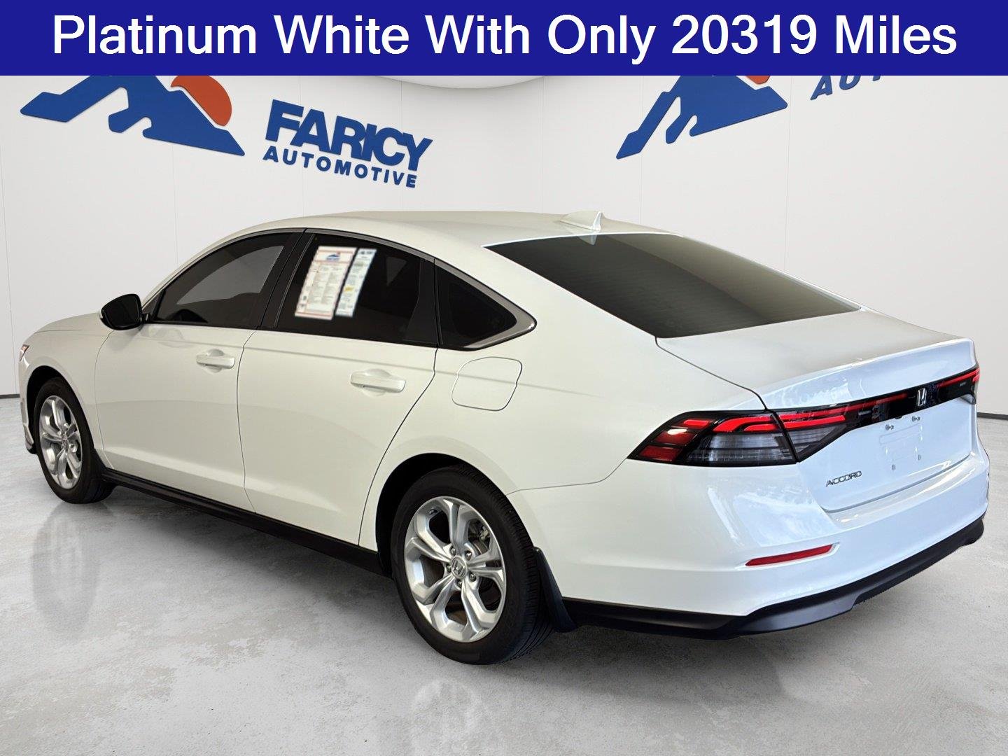 Used 2024 Platinum White Pearl Honda LX image 7