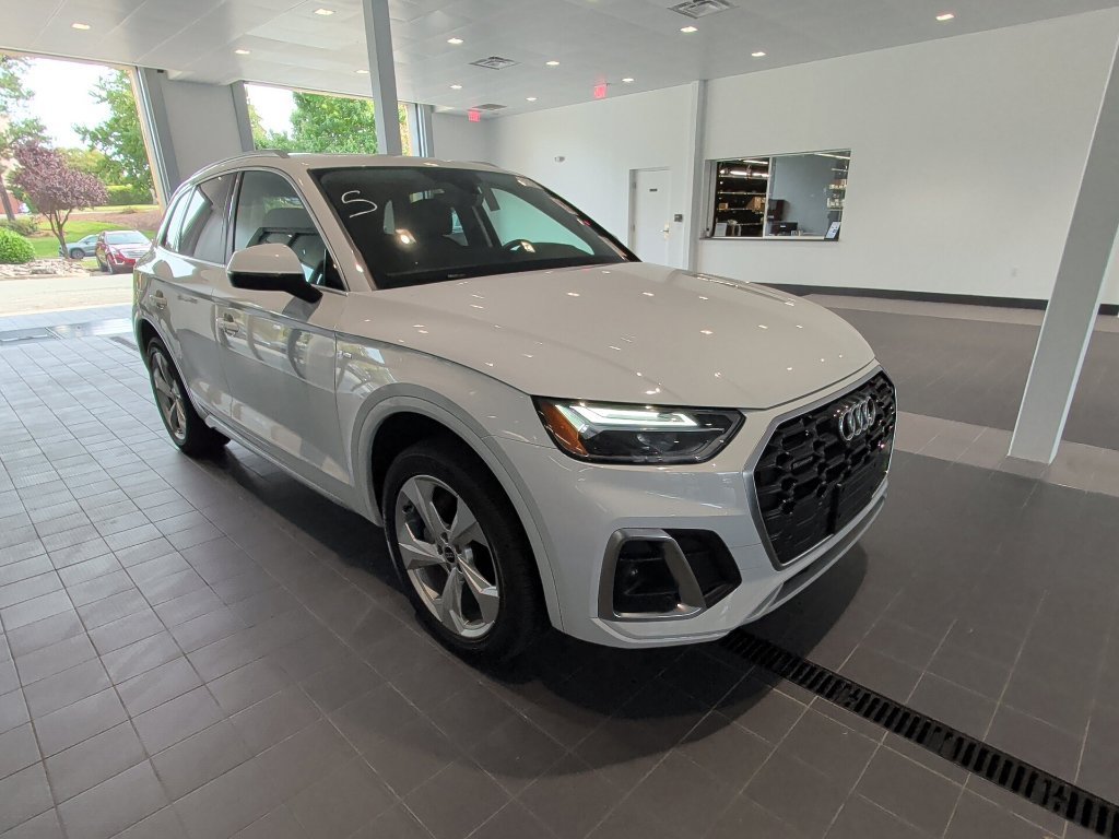 2023 Audi Q5 Premium Plus