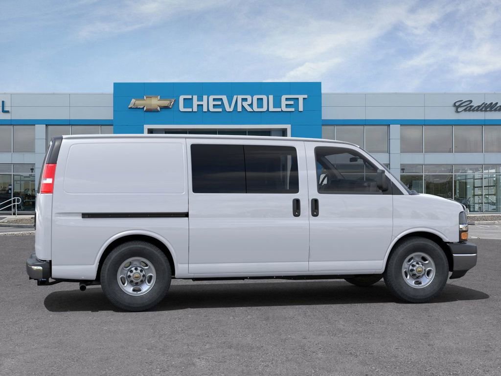 New 2025 Summit White Chevrolet WT image 5