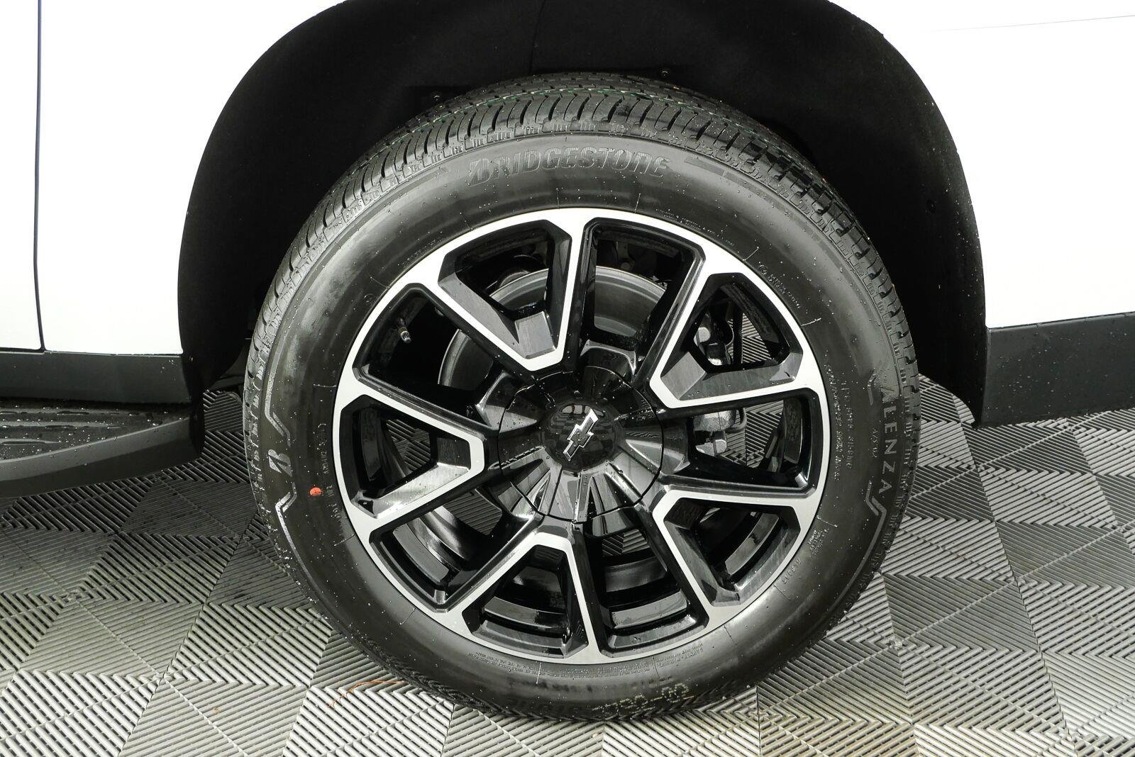 2026 Chevrolet Suburban RST - Photo 40