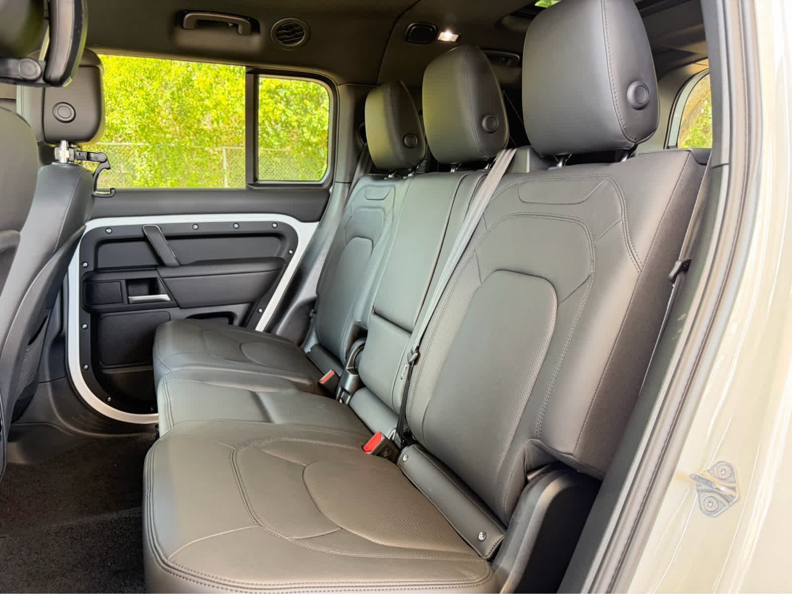 2026 Land Rover Defender Outbound - Photo 10