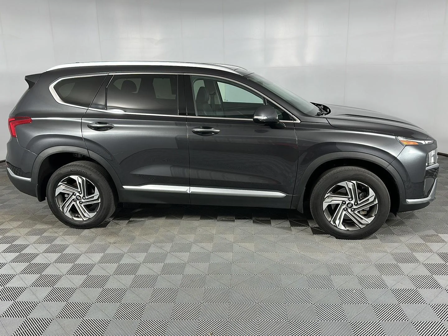 Used 2022 Portofino Gray Hyundai SEL image 4