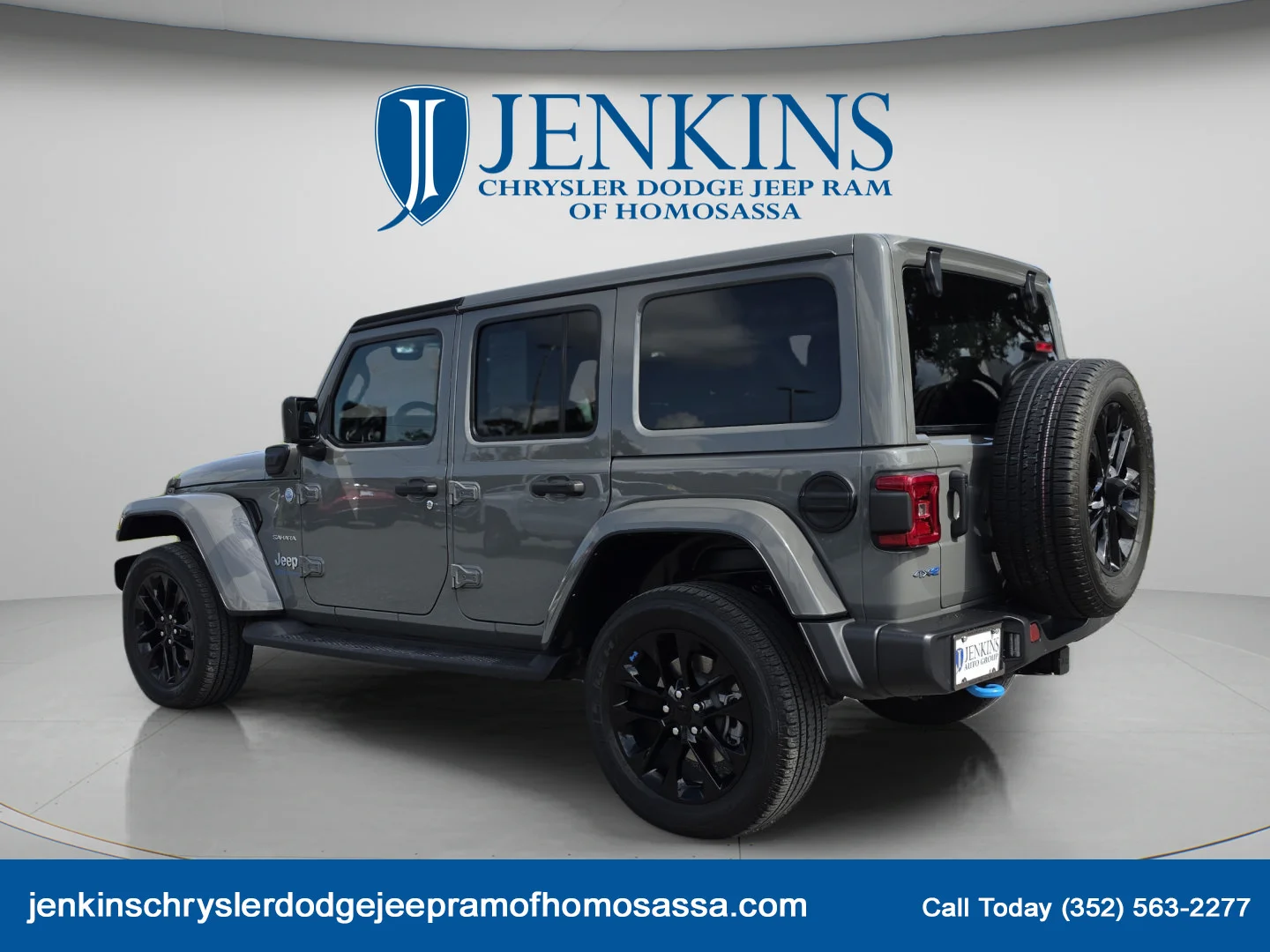 Used 2023 Sting-Gray Clearcoat Jeep Sahara image 8