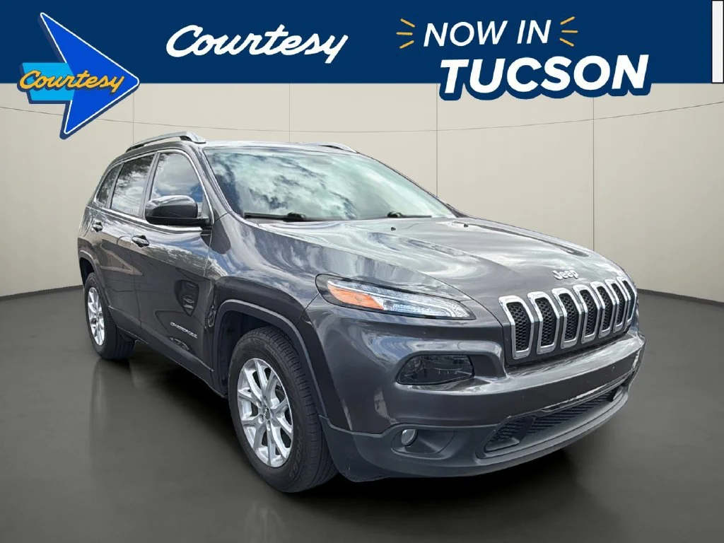 Used 2016 Gray Jeep Latitude image 1