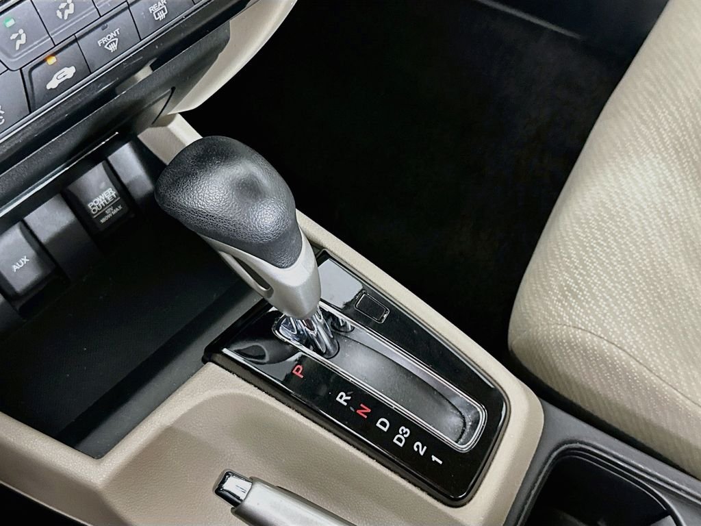 Used 2013  Honda LX image 17