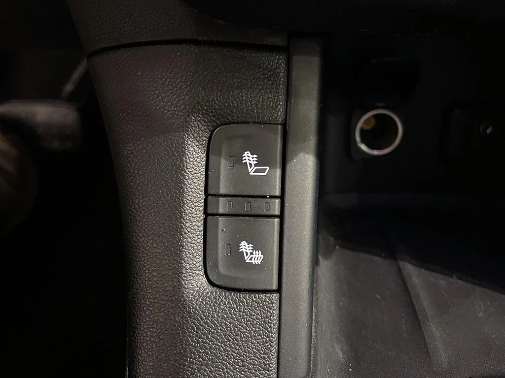 Used 2019 Blue GMC SLE-2 image 32