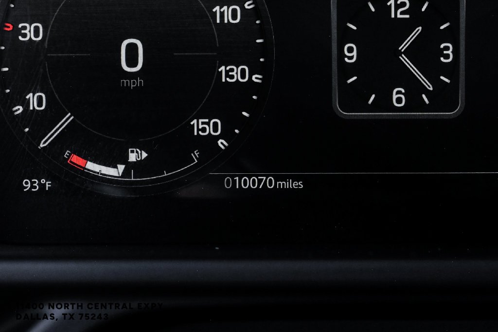 Used 2025 White Land Rover X-Dynamic SE image 23