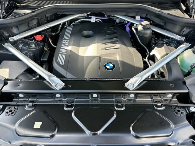 New 2026 Gray BMW xDrive40i image 25