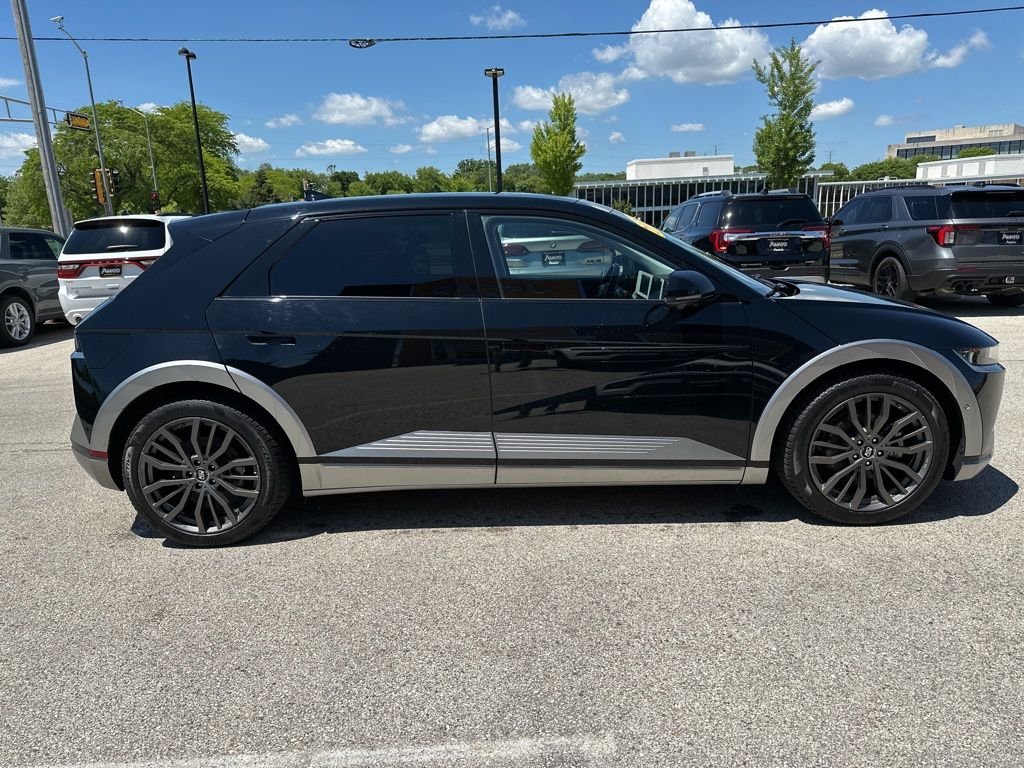 Used 2023 Black Hyundai Limited image 6