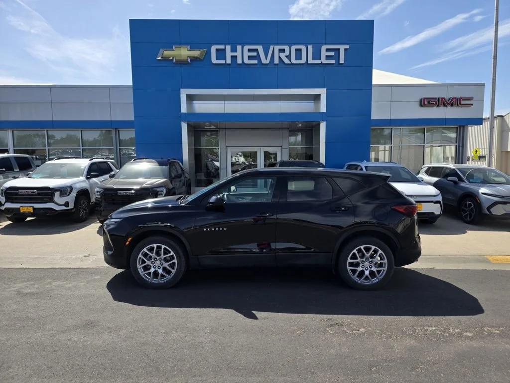 2023 Chevrolet Blazer 2.0T 2LT AWD's photo