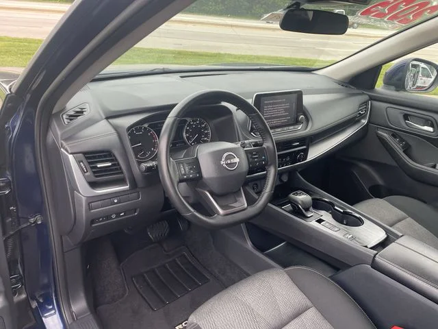 2025 Nissan Rogue SV - Photo 19