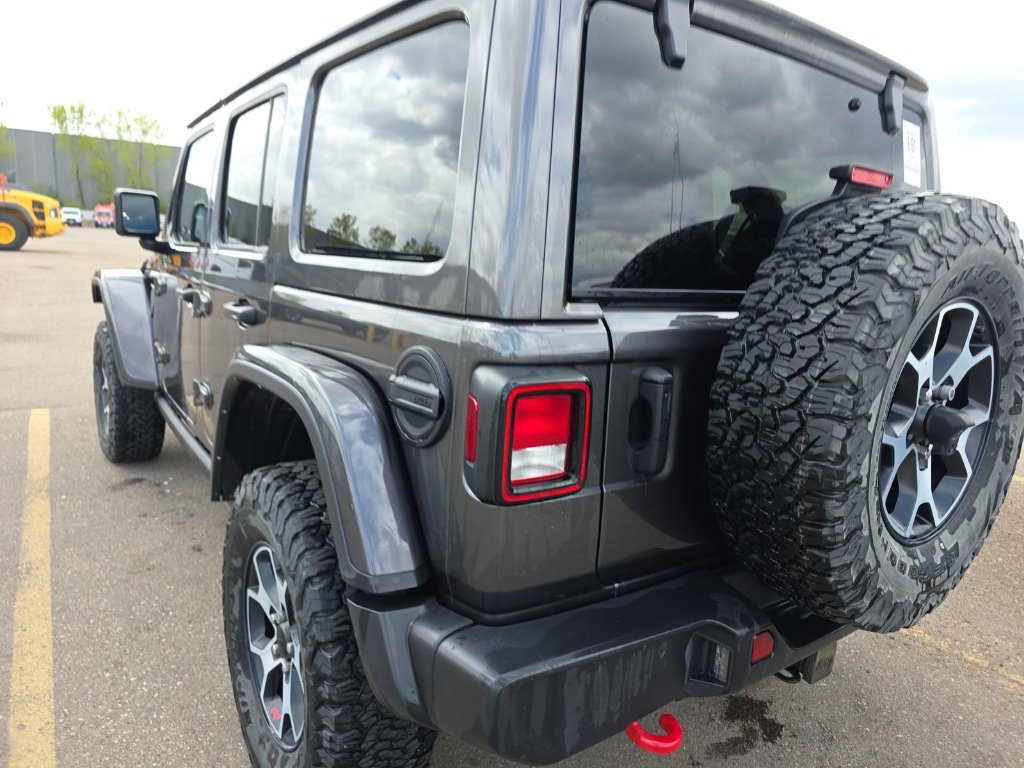 Used 2022 Granite Crystal Metallic Jeep Unlimited Rubicon image 5