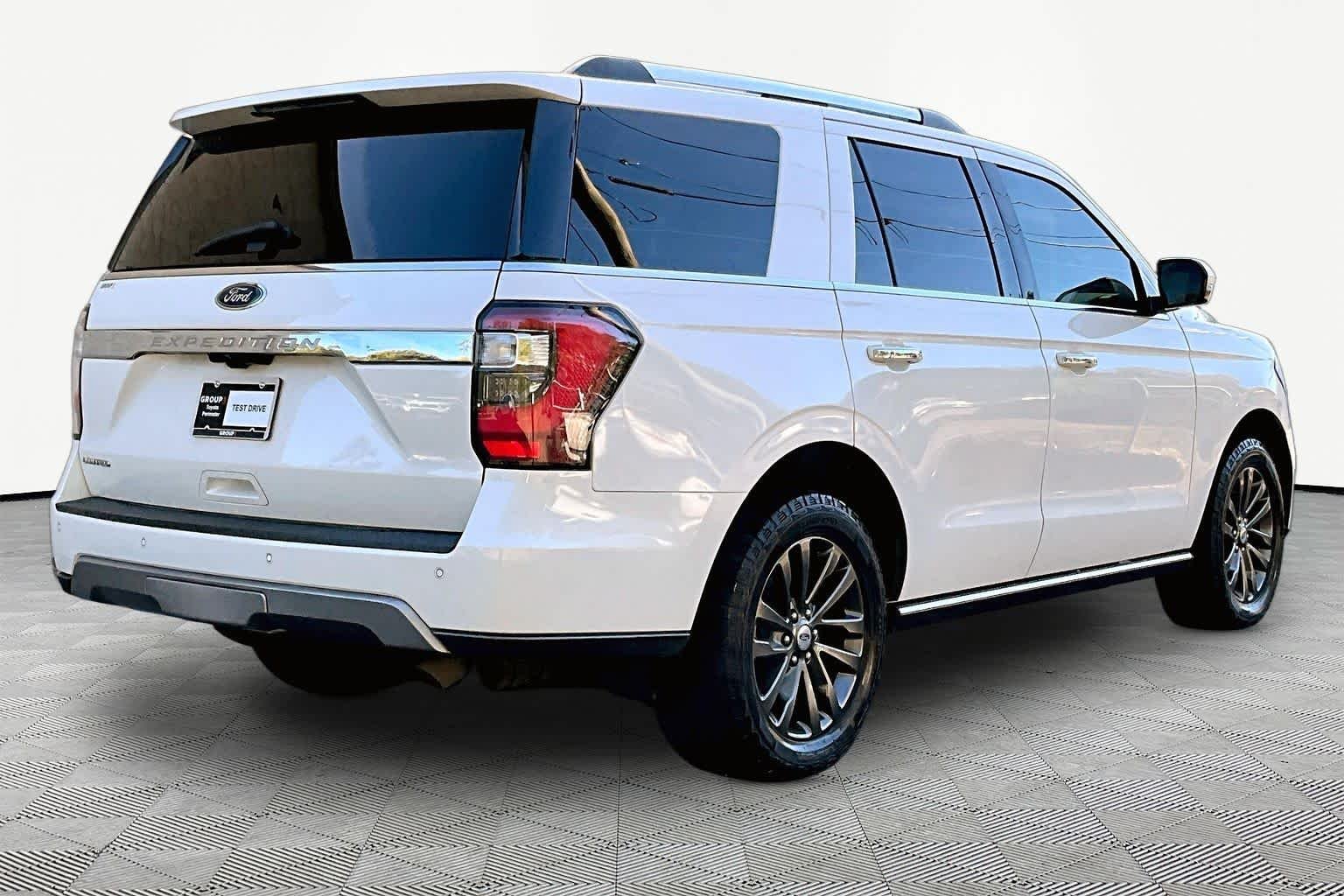 Used 2021 Star White Metallic Tri-Coat Ford Limited image 13