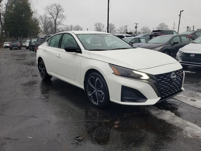 New 2025 White Nissan 2.5 SR image 8