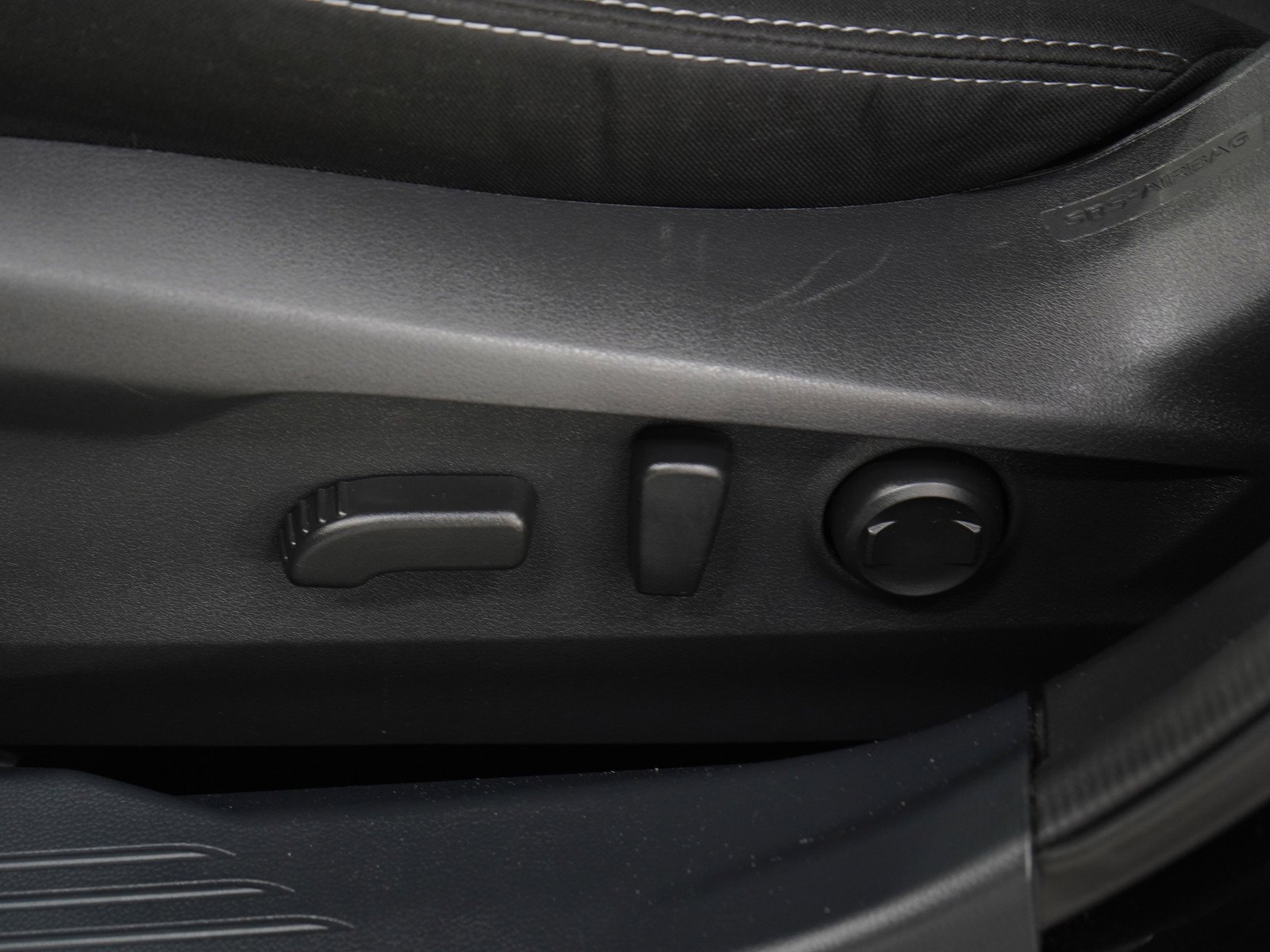 Used 2025 Crystal Black Pearl Subaru Premium image 23