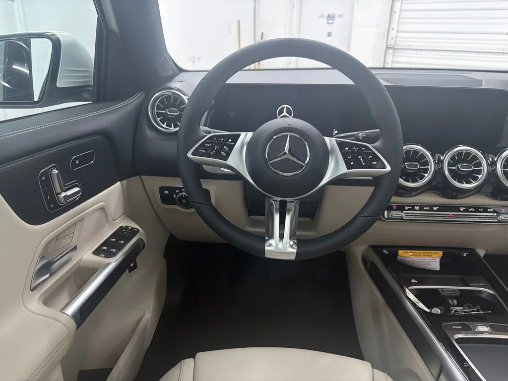 New 2026 White Mercedes-Benz GLB 250 image 20