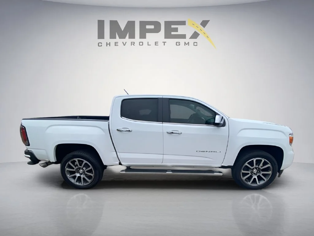 Used 2022 White GMC Denali image 6