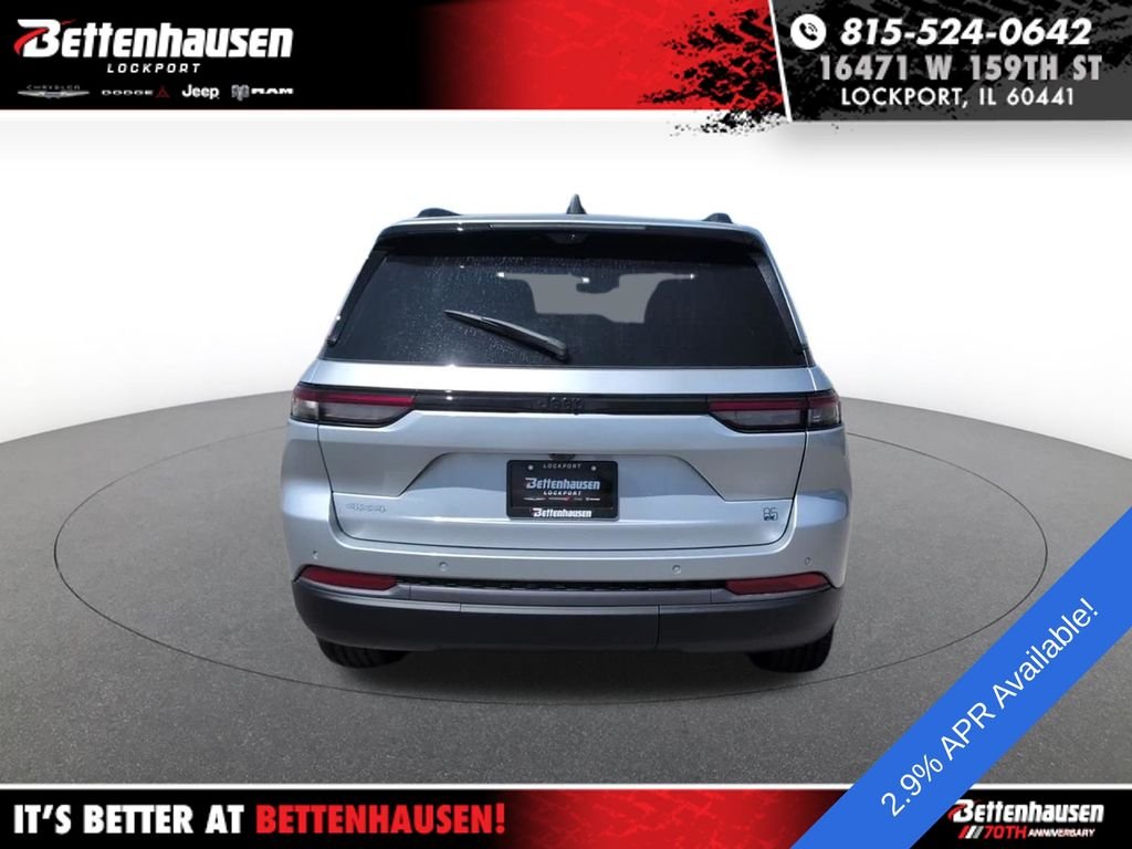 New 2026 Silver Zynith Exterior Paint Jeep  image 9