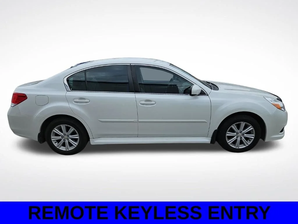 Used 2012 White Subaru 2.5i image 4