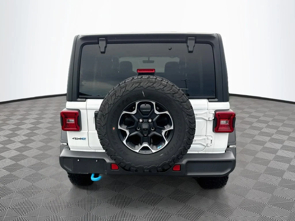 Used 2023 White Jeep Rubicon 4xe image 7
