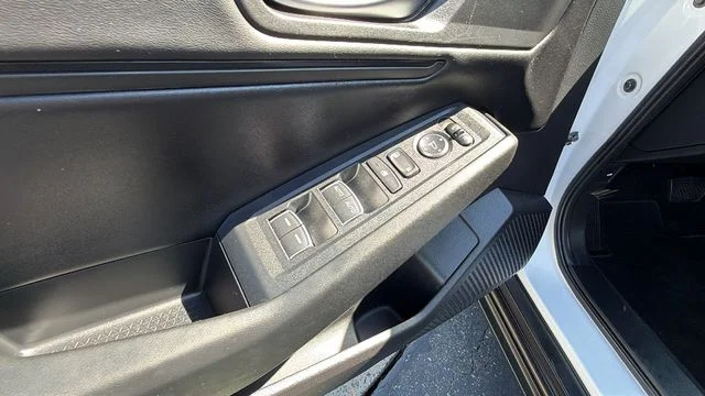 Used 2025 White Honda SE image 20