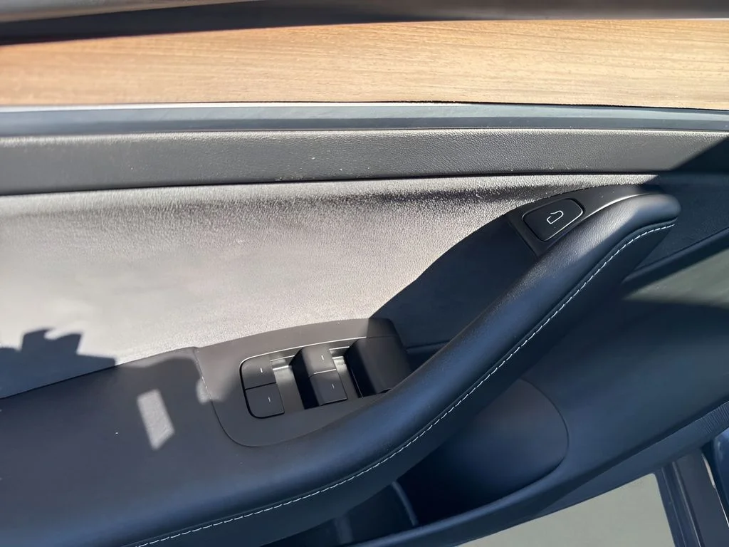 Used 2021  Tesla Long Range image 29