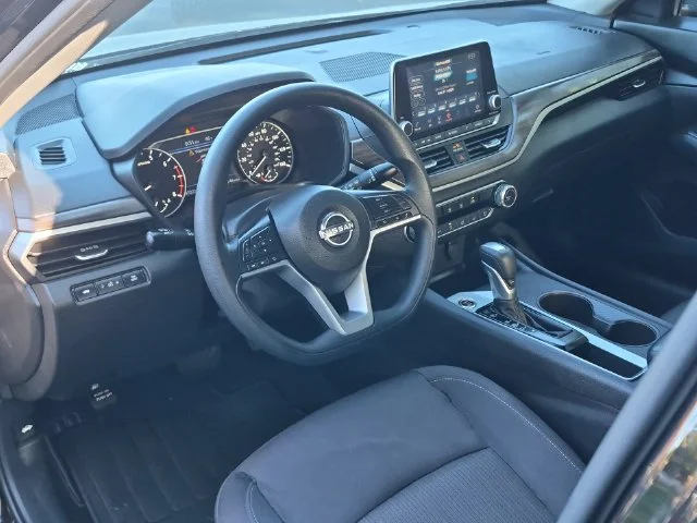 Used 2025 Black Nissan 2.5 SV image 29
