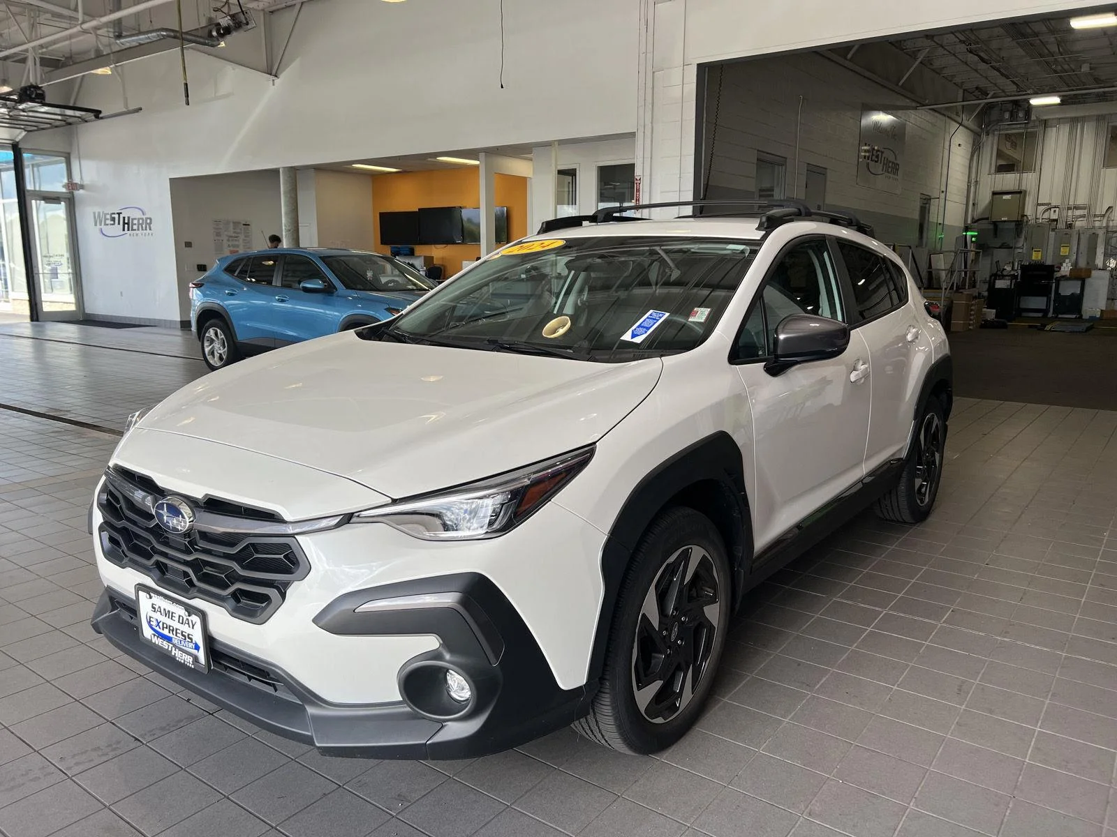 Used 2024 Crystal White Pearl Subaru Limited image 4