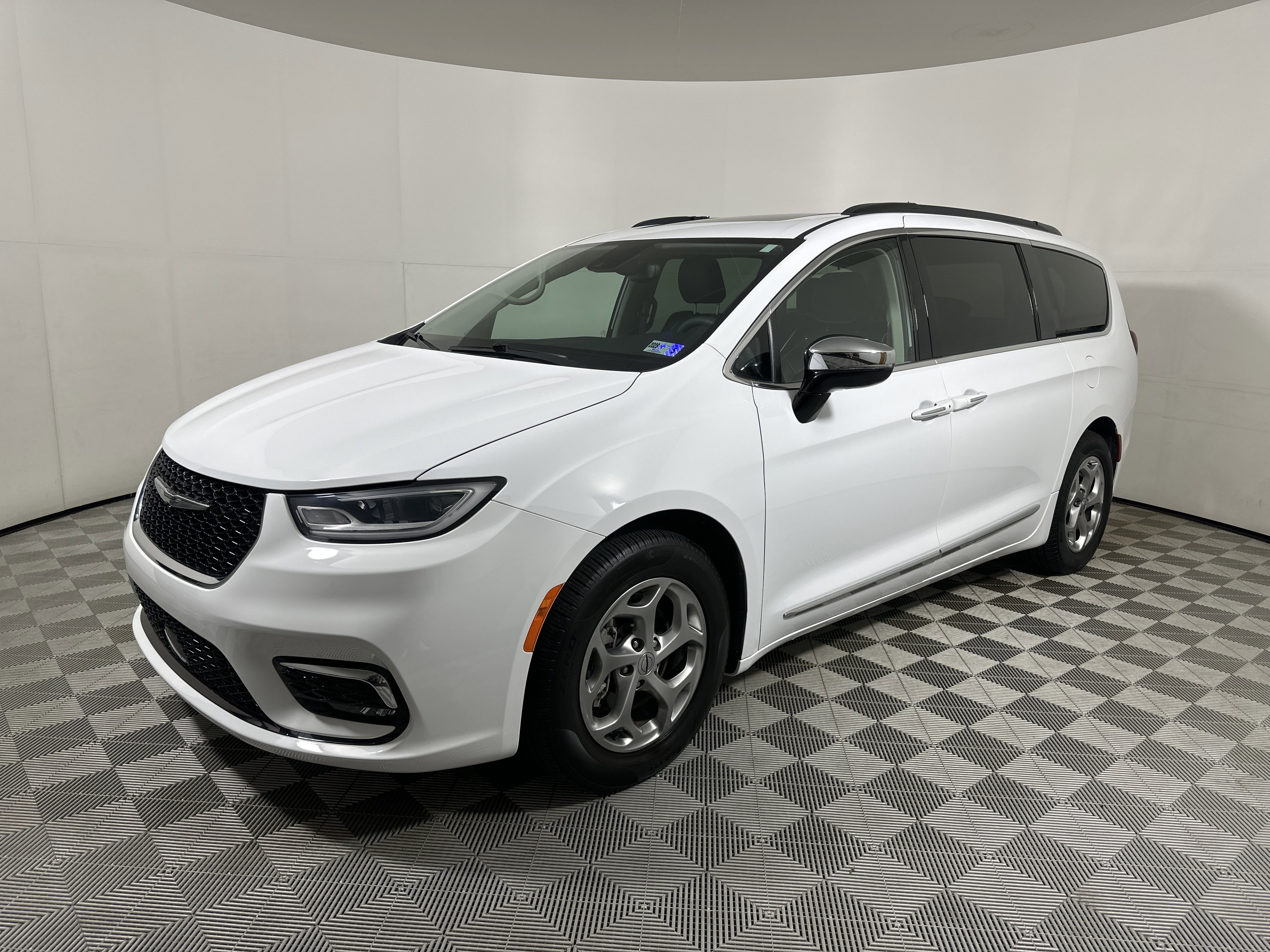Certified Used 2023 Bright White Clearcoat Chrysler Limited image 3