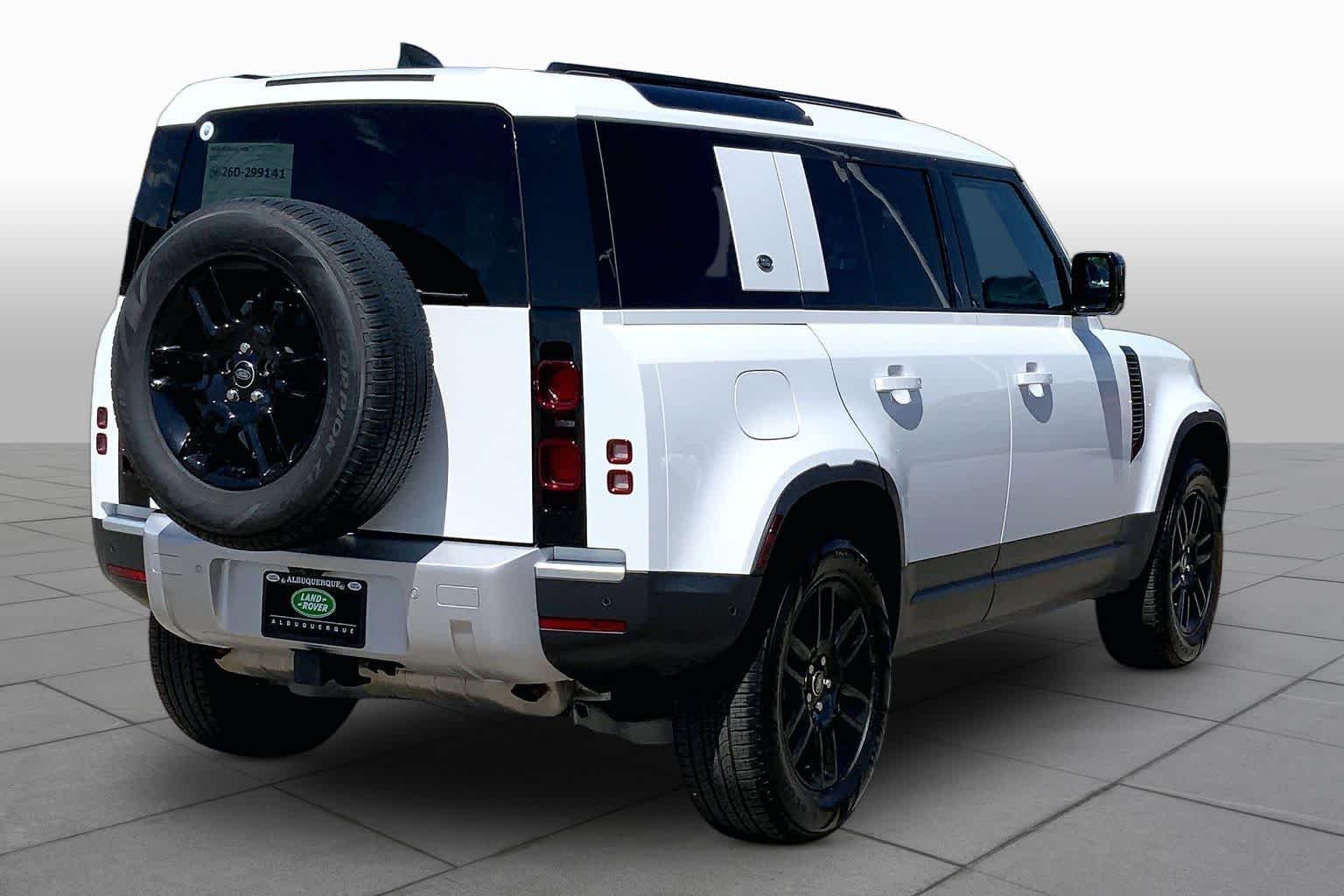 Used 2024 Fuji White Land Rover S image 12