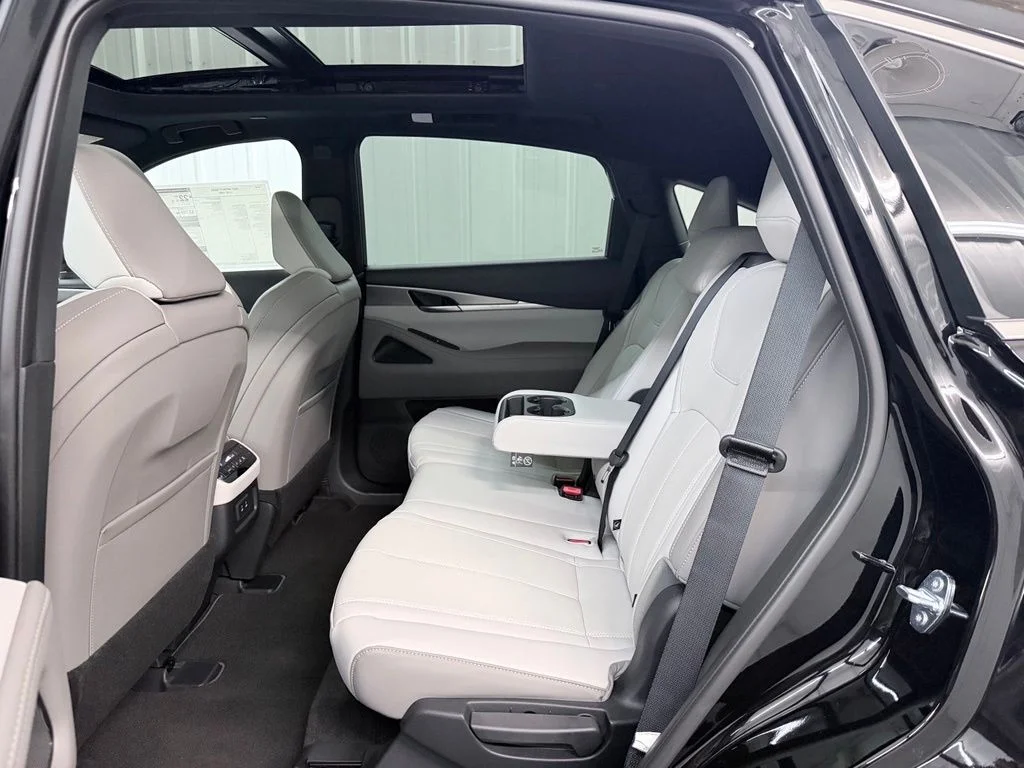 New 2027 BLACK OBSIDIAN INFINITI Luxe AWD image 34