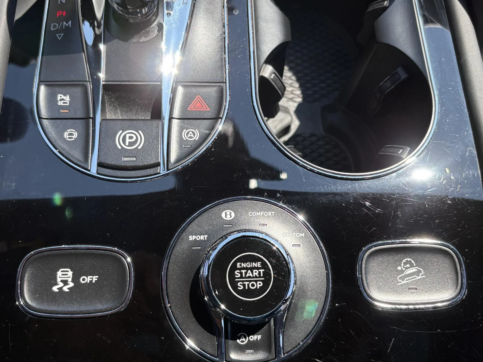 2024 Bentley Bentayga - Photo 36