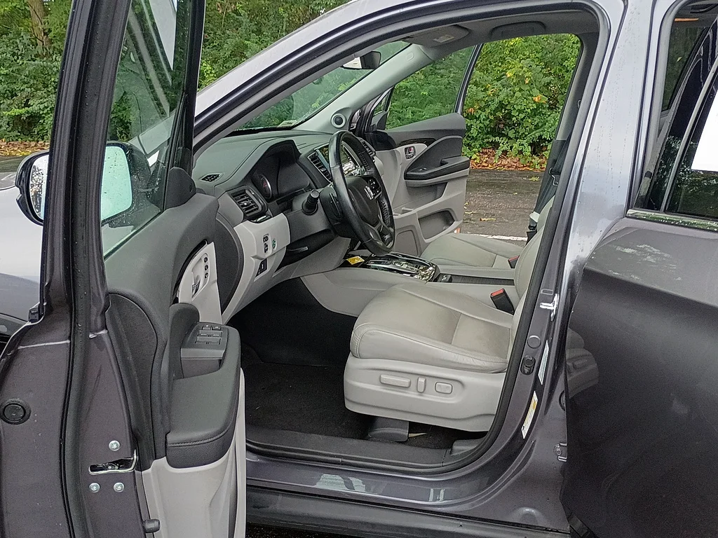 Certified Used 2021 GRAY Honda Elite image 11