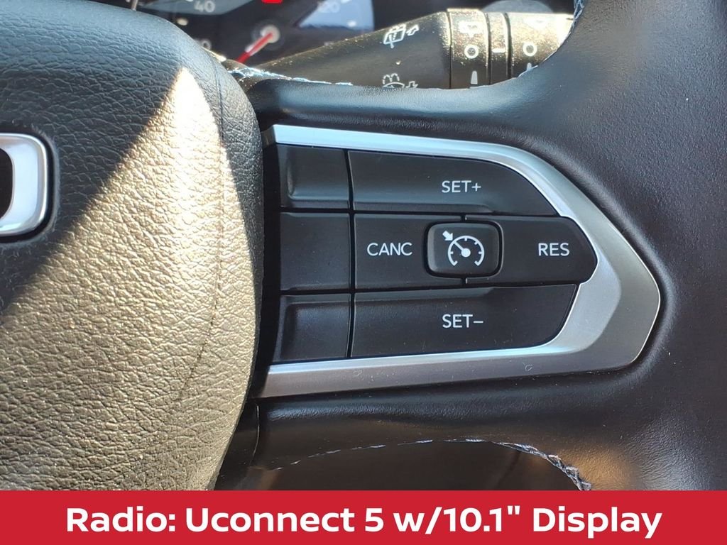Used 2022 Diamond Black Jeep Latitude w/convenience group image 16
