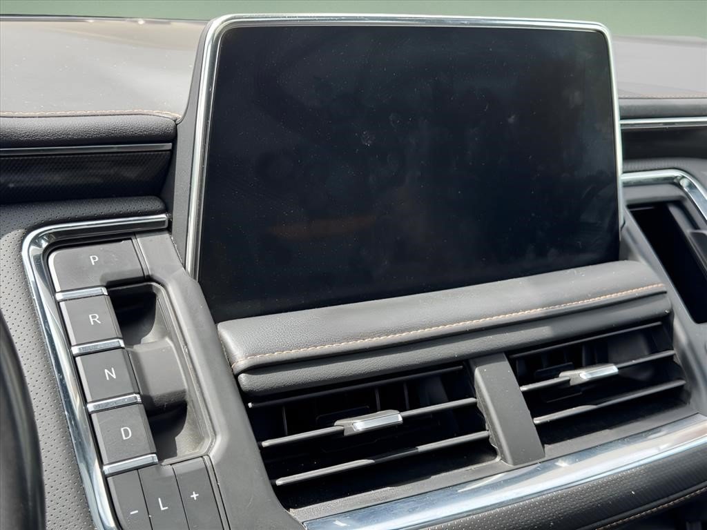 Used 2022 White Frost Tricoat GMC AT4 image 19