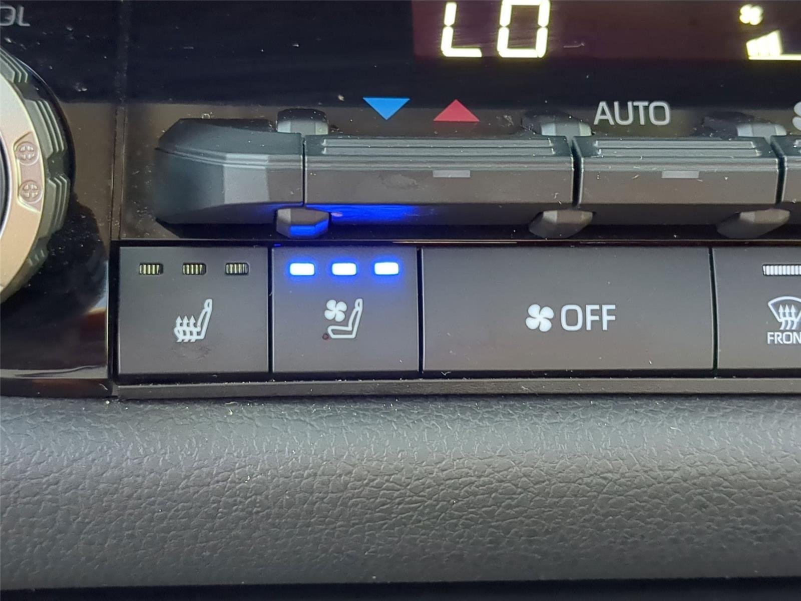 Used 2023  TOYOTA  image 29