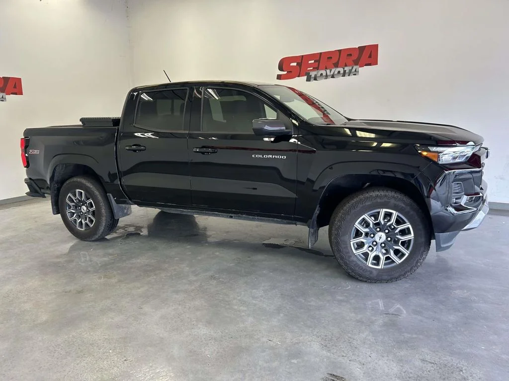 Used 2025 Black Chevrolet Z71 image 2