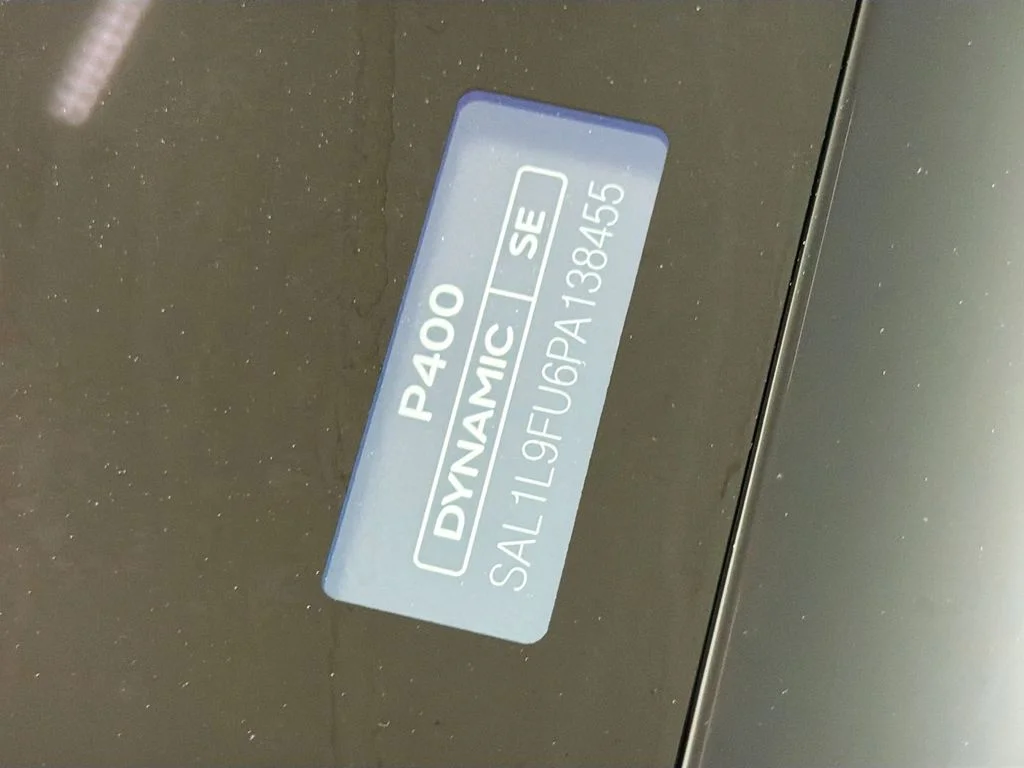 Used 2023 Gray Land Rover SE Dynamic image 34