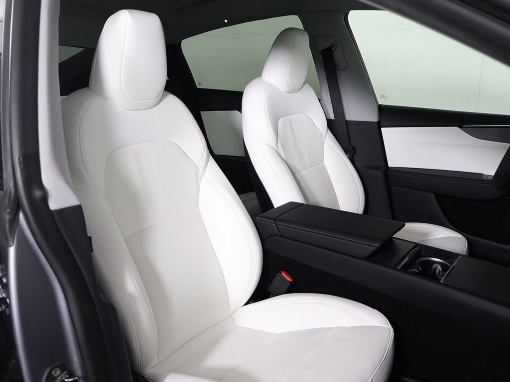 2026 Tesla Model Y Long Range - Photo 30
