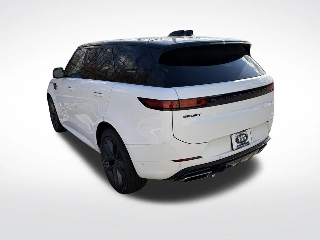 Used 2024 White Land Rover Dynamic SE image 6