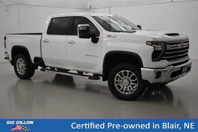 Used 2025 Summit White Chevrolet LTZ image 13